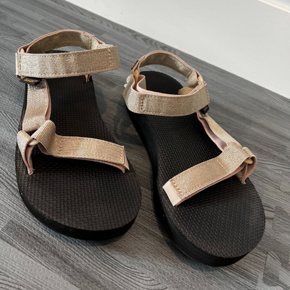 Teva Midform Sandals Size 8